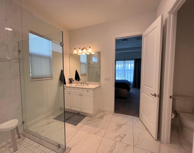 5663 Saint Armands Way - Photo Thumbnail 3