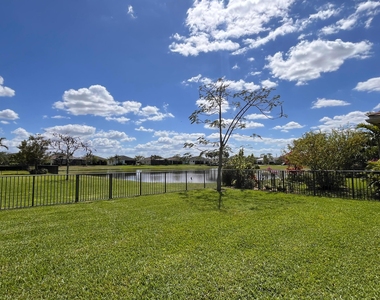 5663 Saint Armands Way - Photo Thumbnail 6
