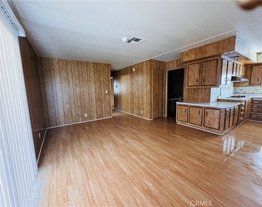 2230 Lake Park Drive - Photo Thumbnail 6