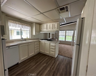 2230 Lake Park Drive - Photo Thumbnail 4