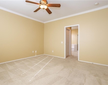 19932 Oakville Court - Photo Thumbnail 12