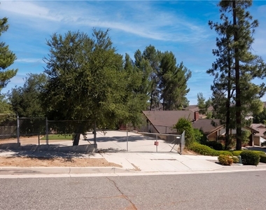 27601 Endeavor Street - Photo Thumbnail 2