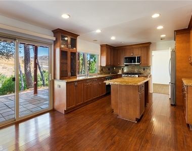 27601 Endeavor Street - Photo Thumbnail 11