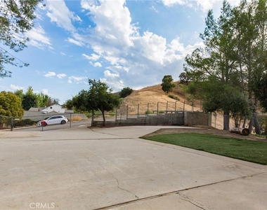 27601 Endeavor Street - Photo Thumbnail 6