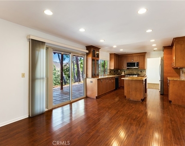27601 Endeavor Street - Photo Thumbnail 9