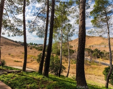 27601 Endeavor Street - Photo Thumbnail 4