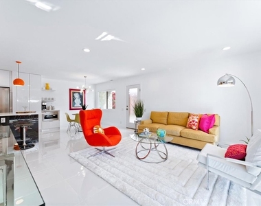 1111 E Ramon - Photo Thumbnail 5