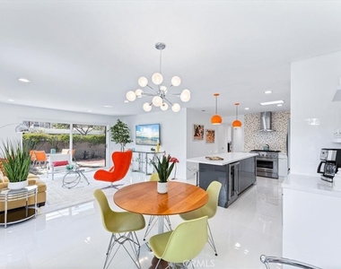 1111 E Ramon - Photo Thumbnail 3