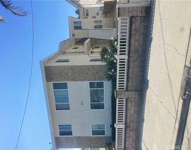 2217 S Grand - Photo Thumbnail 8