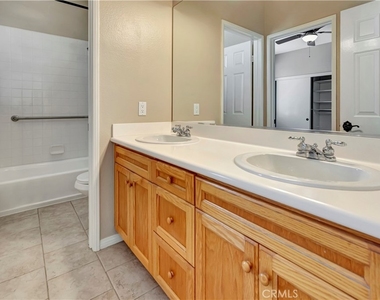 47 Creek View - Photo Thumbnail 24