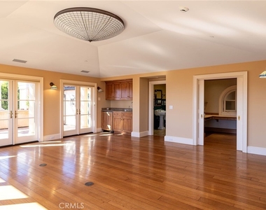 34 Pelican Point - Photo Thumbnail 19