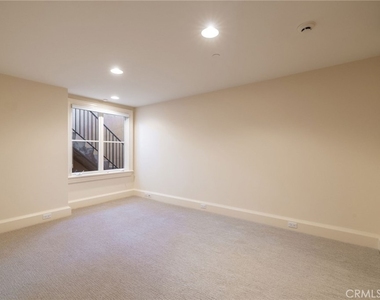 34 Pelican Point - Photo Thumbnail 32