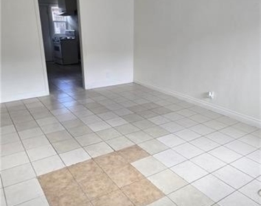 1095 E Nocta Street - Photo Thumbnail 8