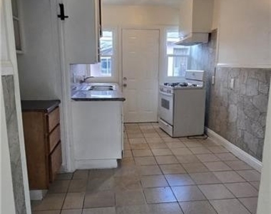 1095 E Nocta Street - Photo Thumbnail 11
