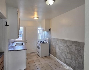 1095 E Nocta Street - Photo Thumbnail 13