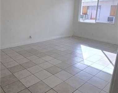 1095 E Nocta Street - Photo Thumbnail 17