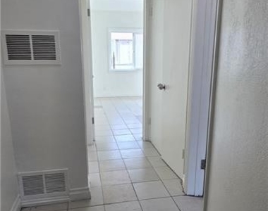 1095 E Nocta Street - Photo Thumbnail 26