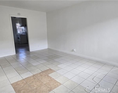 1095 E Nocta Street - Photo Thumbnail 10