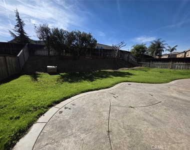 28688 Lavatera Avenue - Photo Thumbnail 13
