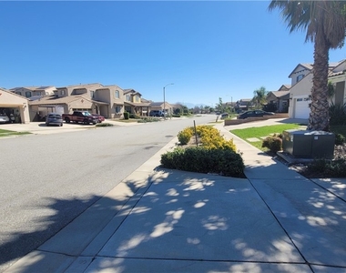 12349 Rodeo - Photo Thumbnail 4