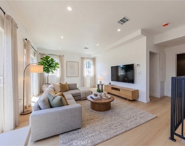 2426 S West View Street - Photo Thumbnail 4