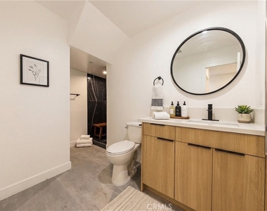 2426 S West View Street - Photo Thumbnail 2