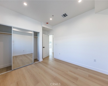 2426 S West View Street - Photo Thumbnail 27