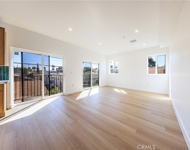2426 S West View Street - Photo Thumbnail 15