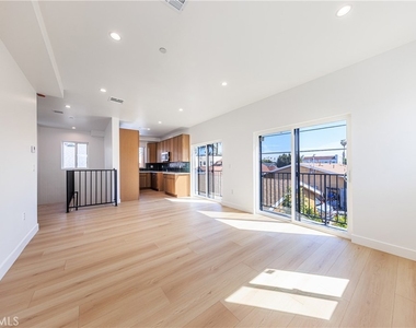 2426 S West View Street - Photo Thumbnail 16