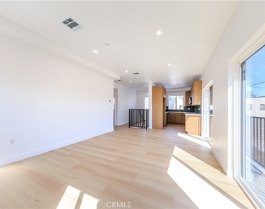 2426 S West View Street - Photo Thumbnail 18