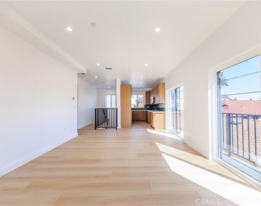 2426 S West View Street - Photo Thumbnail 17