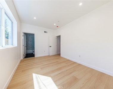 2426 S West View Street - Photo Thumbnail 13