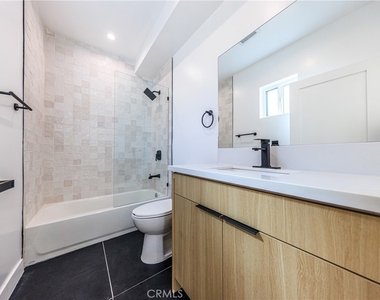 2426 S West View Street - Photo Thumbnail 14