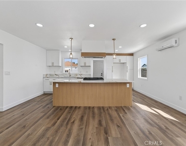 1095 E Phillips Blvd - Photo Thumbnail 5