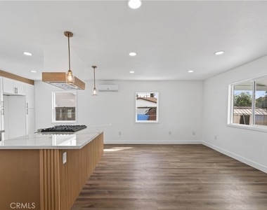 1095 E Phillips Blvd - Photo Thumbnail 8