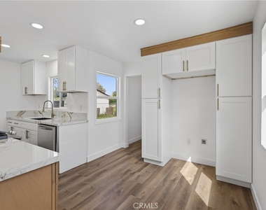 1095 E Phillips Blvd - Photo Thumbnail 16