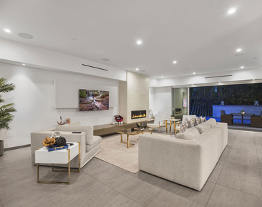 6379 Colgate Avenue - Photo Thumbnail 8
