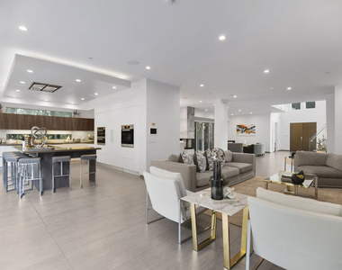 6379 Colgate Avenue - Photo Thumbnail 11