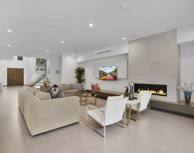 6379 Colgate Avenue - Photo Thumbnail 9