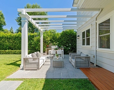 14917 Valley Vista Boulevard - Photo Thumbnail 5