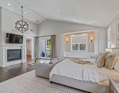 14917 Valley Vista Boulevard - Photo Thumbnail 20
