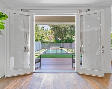 14917 Valley Vista Boulevard - Photo Thumbnail 16