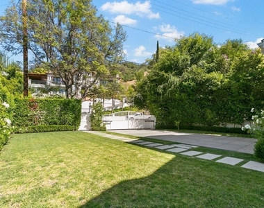 14917 Valley Vista Boulevard - Photo Thumbnail 34