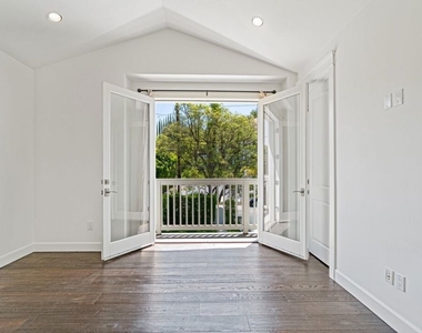 14917 Valley Vista Boulevard - Photo Thumbnail 26