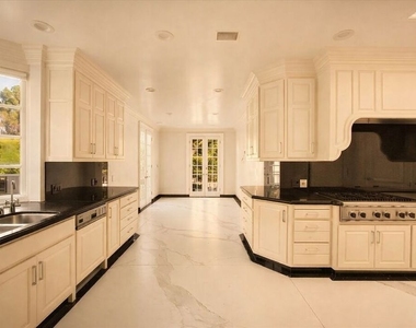 801 N Alta Drive - Photo Thumbnail 6