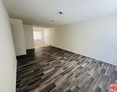 45119 Beech Avenue - Photo Thumbnail 11