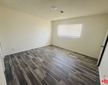 45119 Beech Avenue - Photo Thumbnail 4