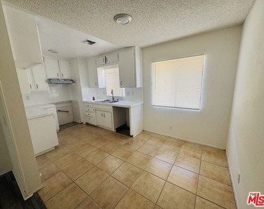 45119 Beech Avenue - Photo Thumbnail 10