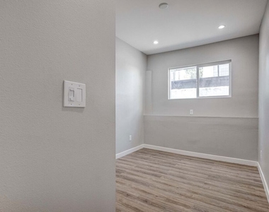 146 Witmer Street - Photo Thumbnail 23