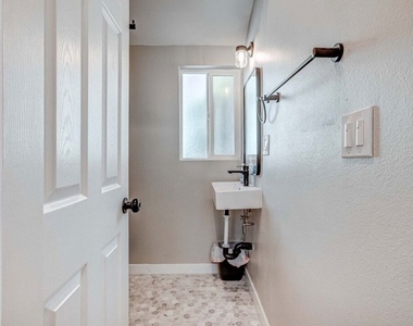 146 Witmer Street - Photo Thumbnail 44